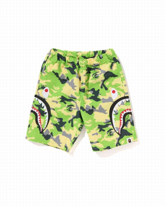 Bermudas Bape Woodland Camo Side Shark Beach Niños Verdes | 568932-VSZ